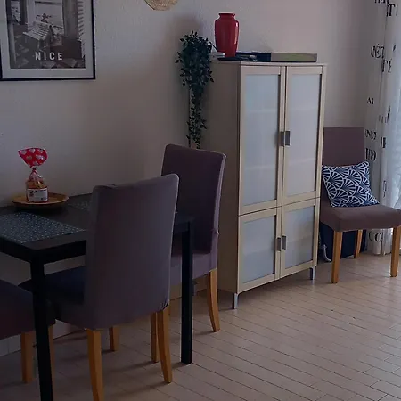 Vue Piscines Parking Les Coraux Agay Apartamento