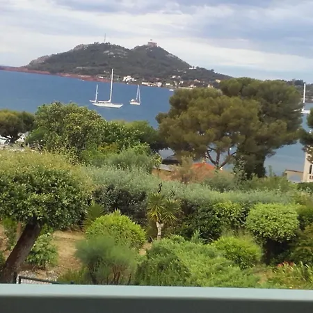 Vue Piscines Parking Les Coraux Agay Saint-Raphaël