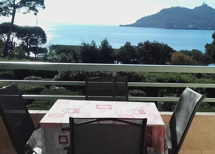 Vue Piscines Parking Les Coraux Agay