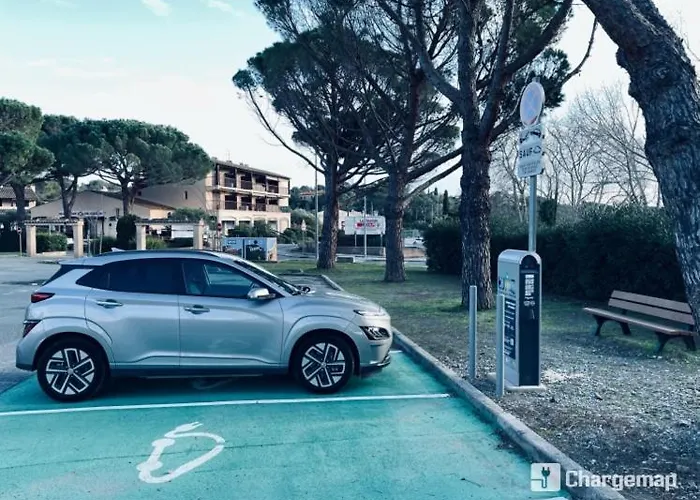 Vue Piscines Parking Les Coraux Agay Daire *