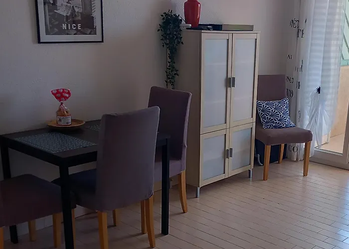 Vue Piscines Parking Les Coraux Agay Daire