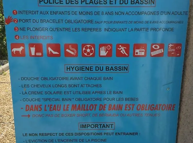 Vue Piscines Parking Les Coraux Agay *