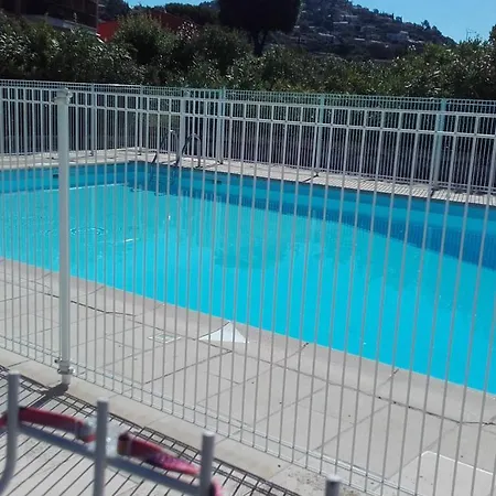 Vue Piscines Parking Les Coraux Agay Lejlighed Saint-Raphaël